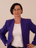 Sandra Schneider